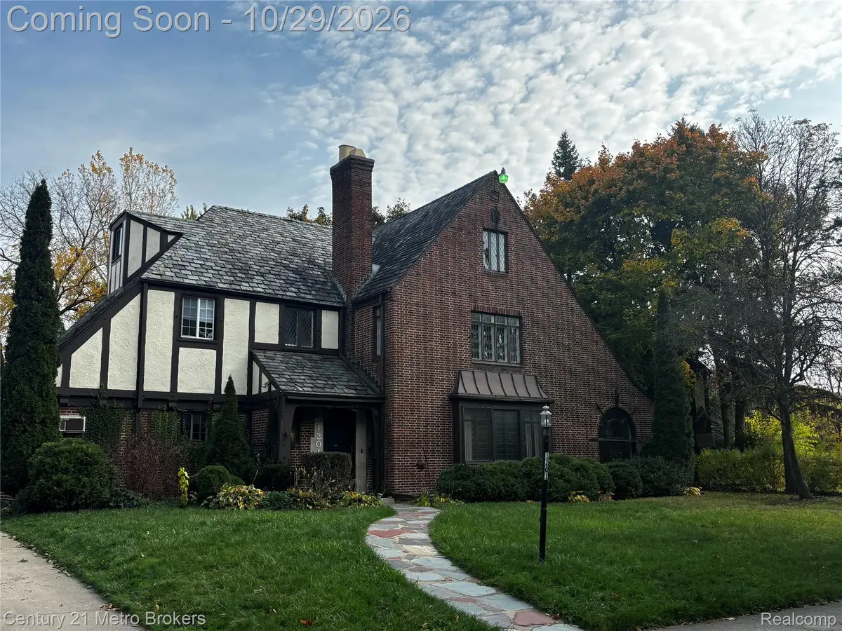 1201 Woodlawn Park DR, Flint, MI 48503 - #1