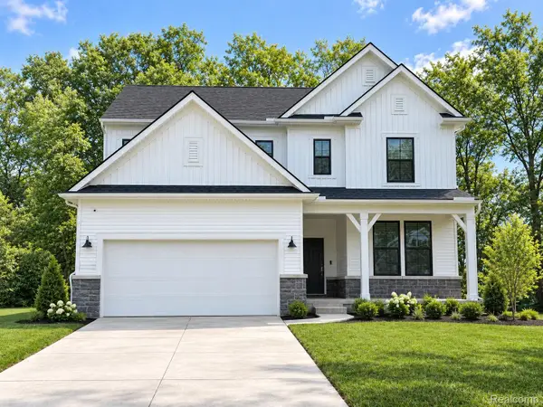 59639 Schuss Gully DR, NewHudson, MI 48165