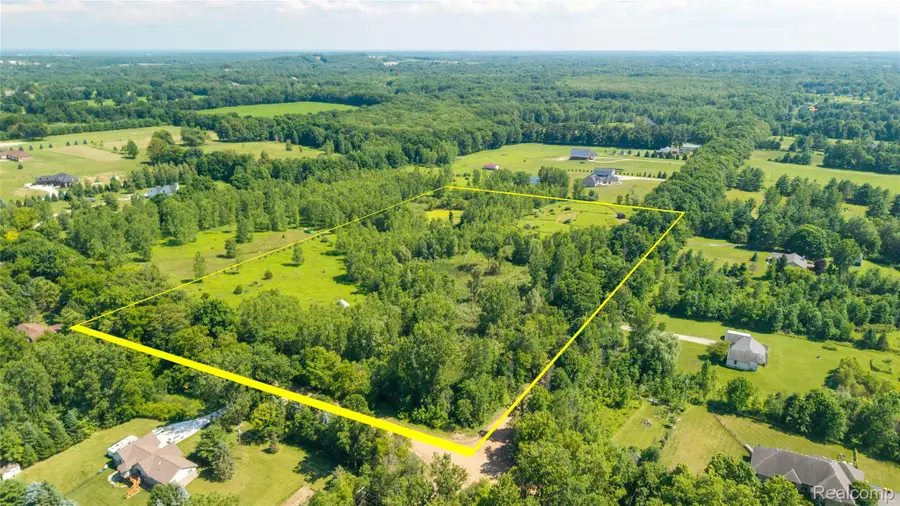 000 Hagerman RD, Leonard, MI 48367 - #2