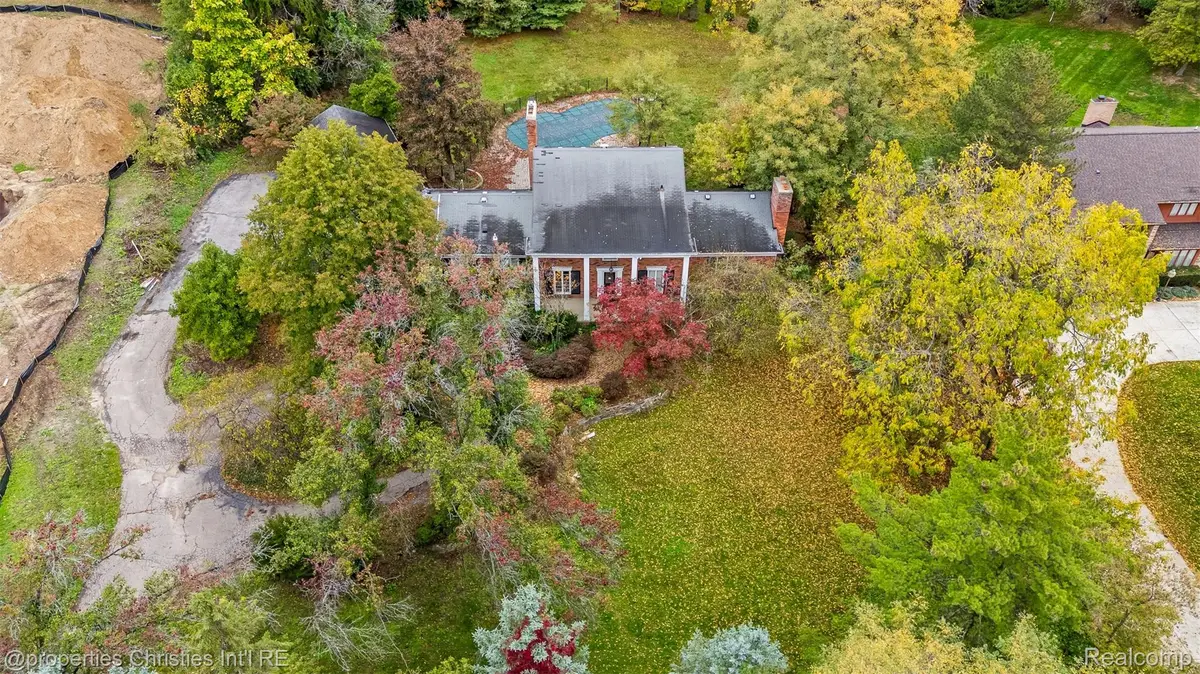 3326 Quarton RD, Bloomfield Hills, MI 48304 - #1
