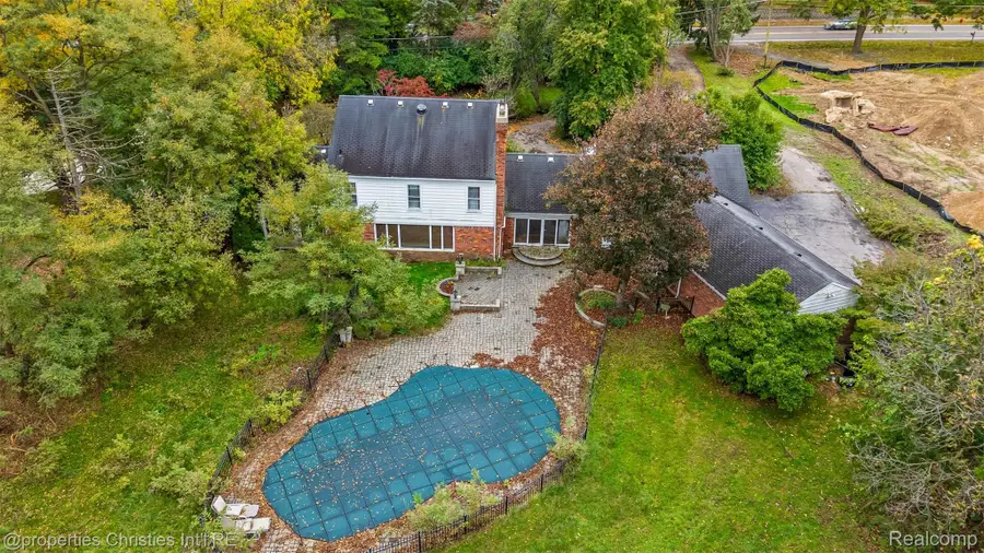 3326 Quarton RD, Bloomfield Hills, MI 48304 - #3