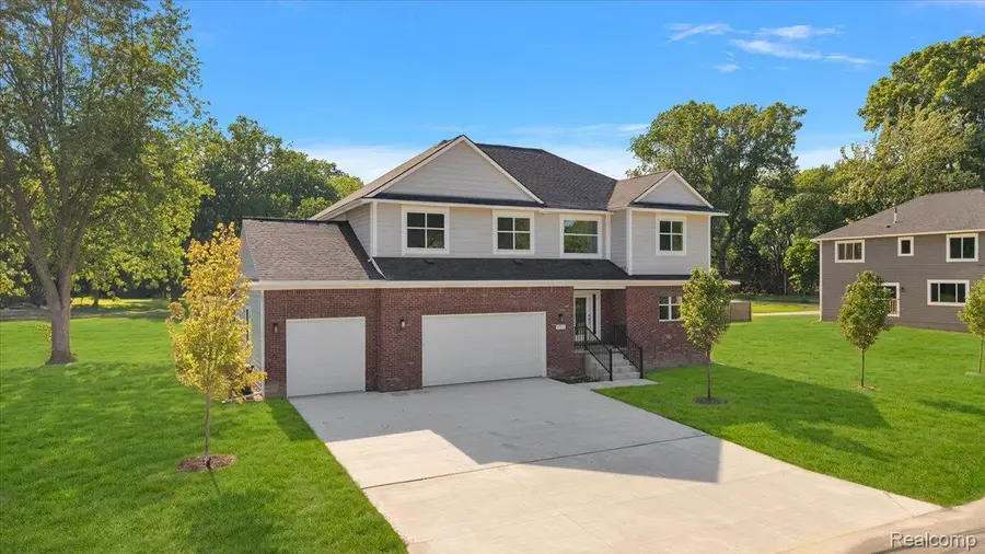 47515 Vanker AVE, Shelby, MI 48317 - #2