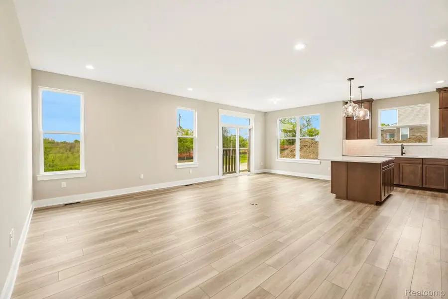 6128 Minors DR, Linden, MI 48451 - #3