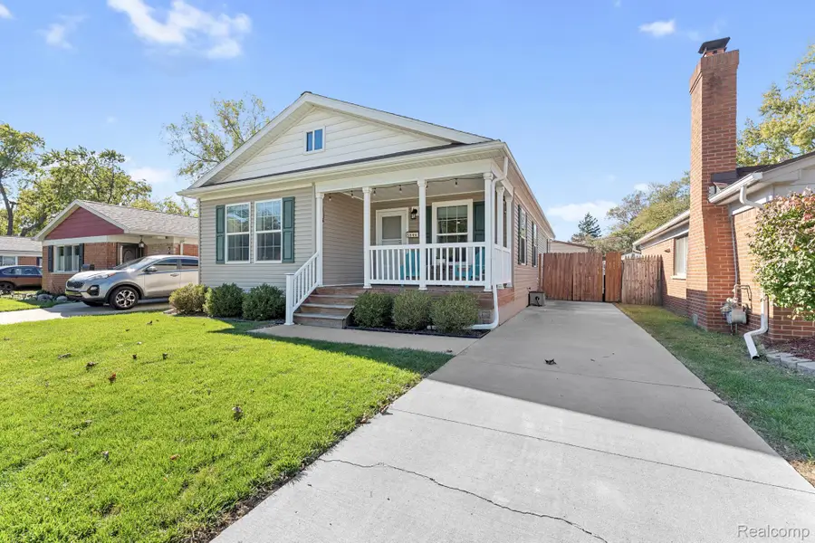 5846 Balfour AVE, Allen Park, MI 48101 - #2