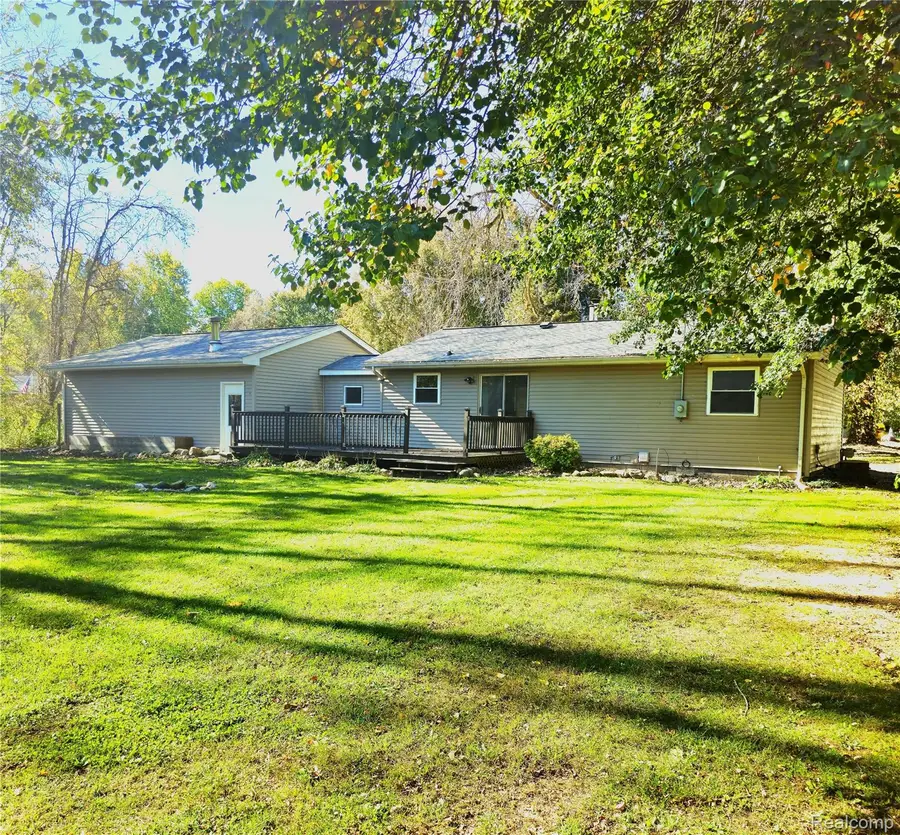 5047 Oak ST, Webberville, MI 48892 - #2