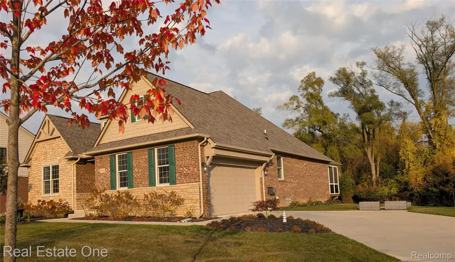 16988 Forest Edge CT, Northville, MI 48168 - #2