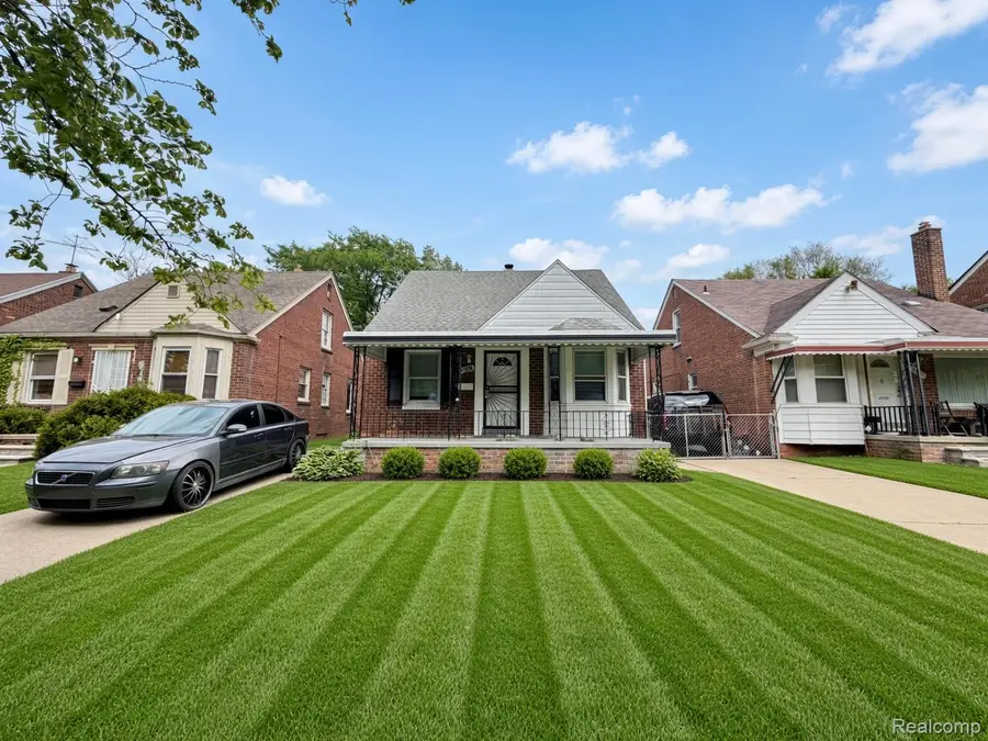 11696 Glastonbury AVE, Detroit, MI 48228 - #2