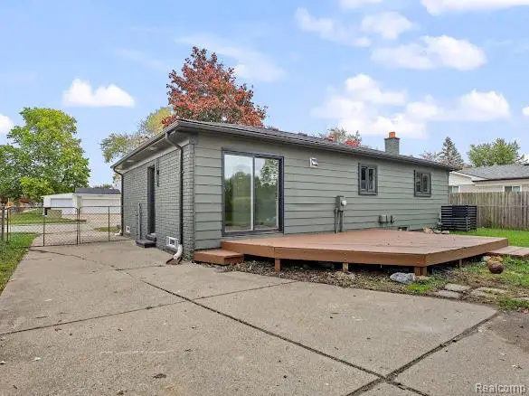 38348 N Jean CT, Westland, MI 48186 - #3
