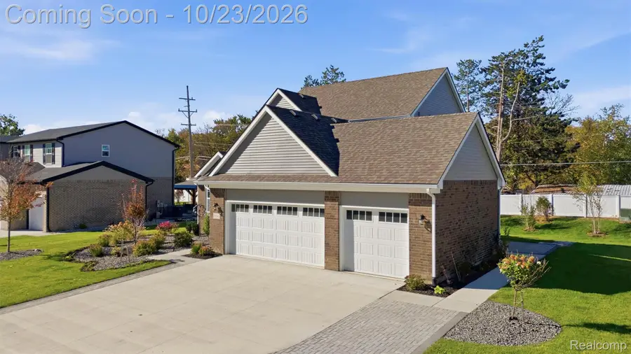 20245 Sunset ST, Livonia, MI 48152 - #3