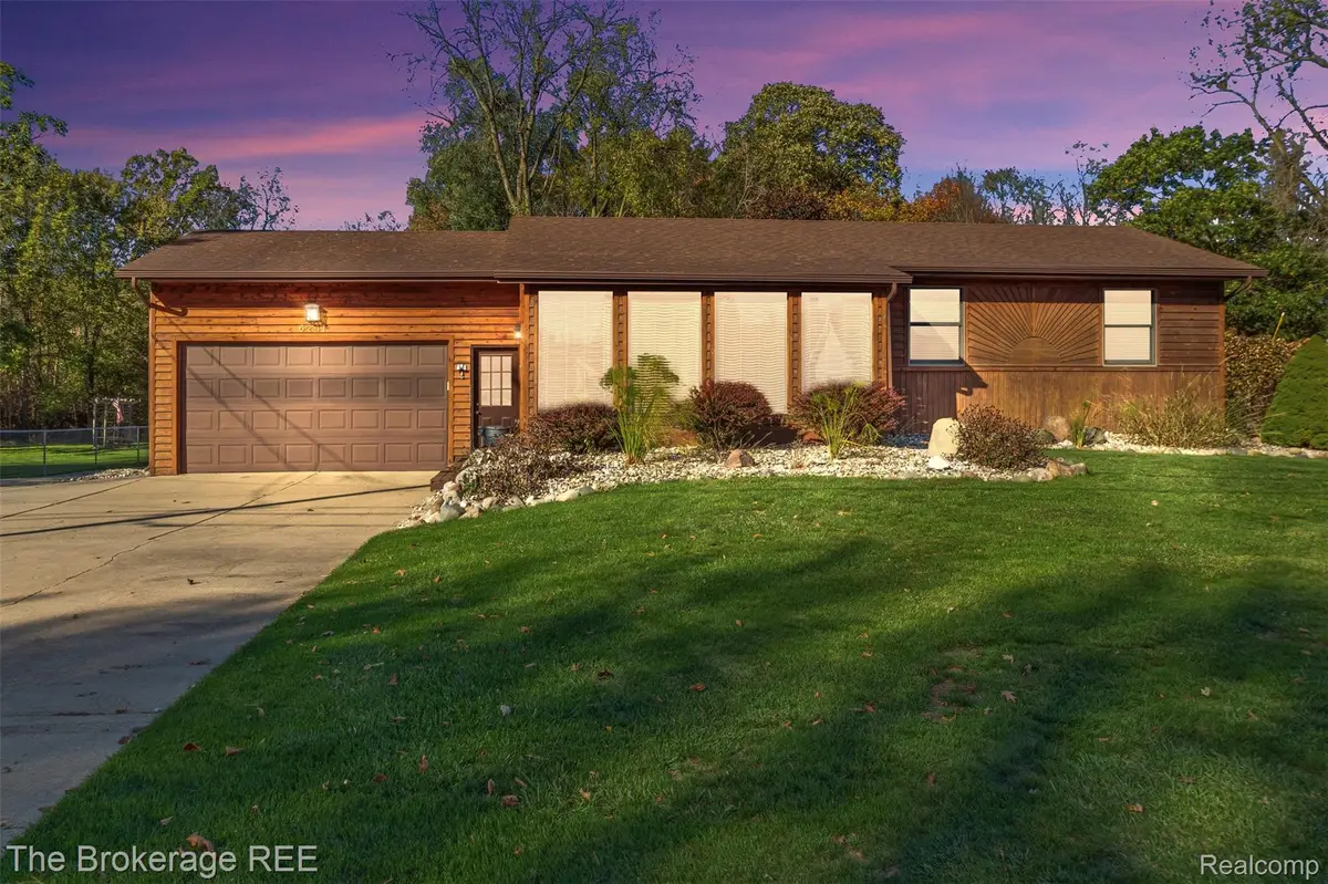 6241 Finch LN, Flint, MI 48506 - #1