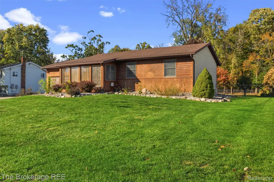 6241 Finch LN, Flint, MI 48506 - #3