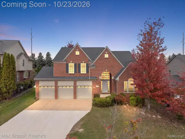 49896 Parkside DR, Northville, MI 48168