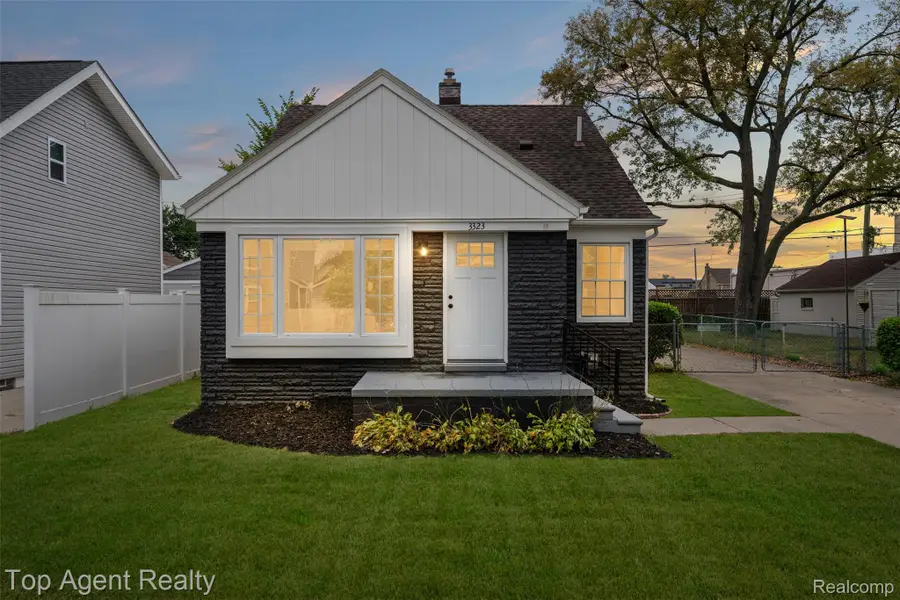 3323 Gardner AVE, Berkley, MI 48072 - #2
