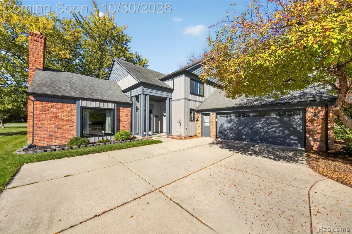 22041 Cascade DR, Novi, MI 48375 - #1