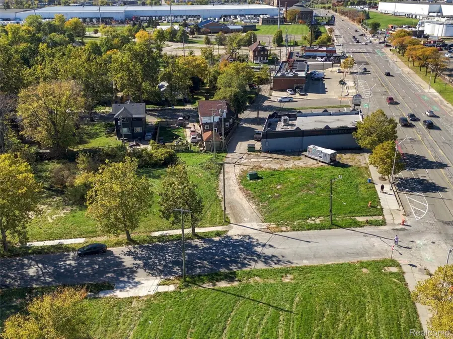 12734 E Jefferson AVE, Detroit, MI 48215 - #2