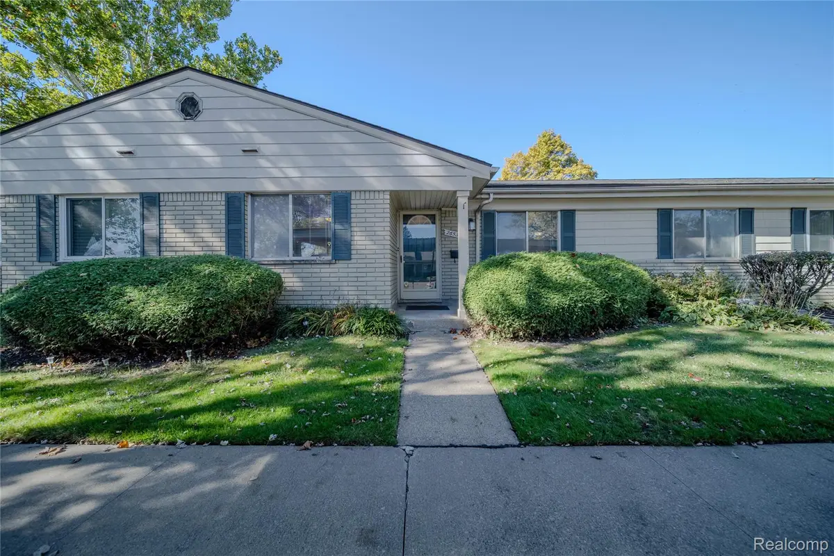 26533 Franklin Pointe DR, Southfield, MI 48034 - #1