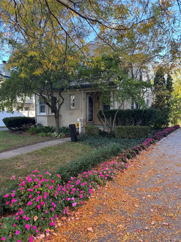 910 CHESTNUT ST, Birmingham, MI 48009