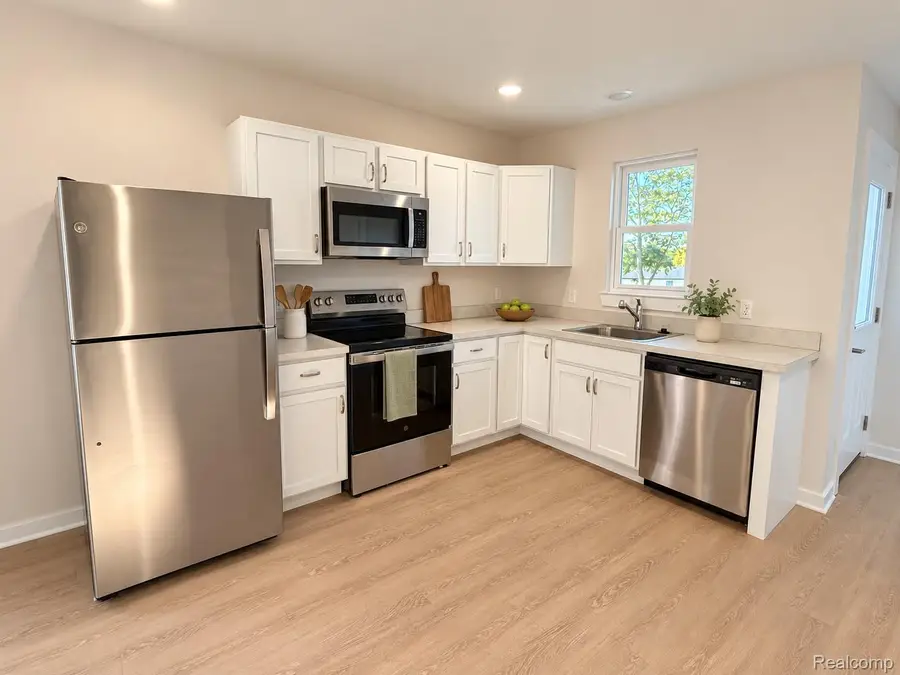 220 Dorsey LN, Ypsilanti, MI 48198 - #3