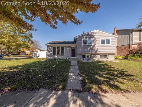 22490 Huntington CT, Woodhaven, MI 48183