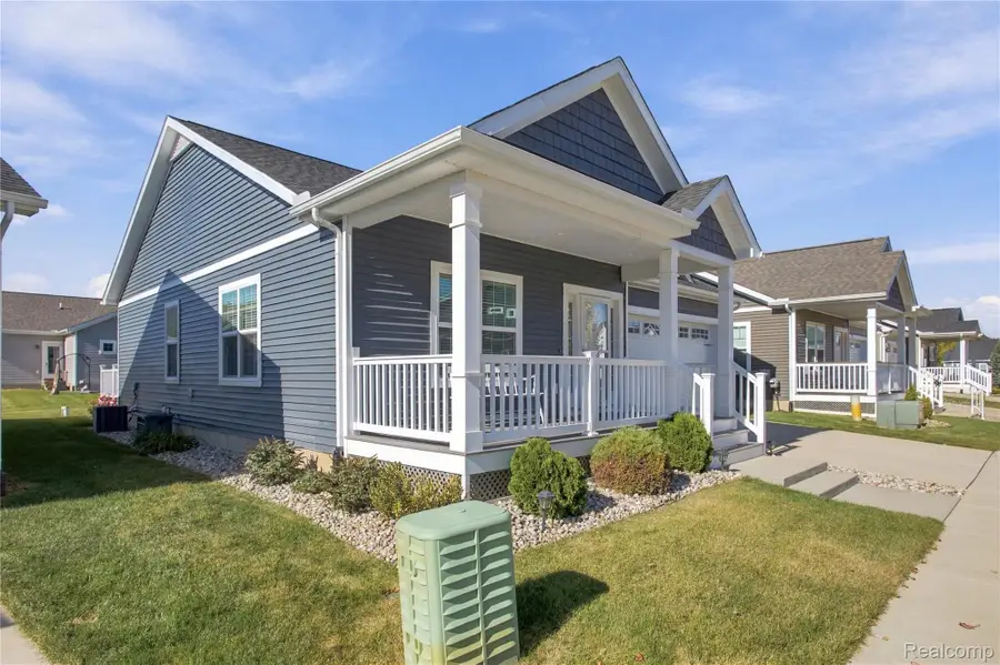 9278 Cottage LN, Pinckney, MI 48169 - #2