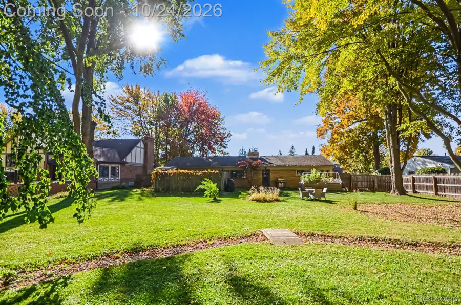 3441 Denson DR, Sterling Heights, MI 48310 - #3