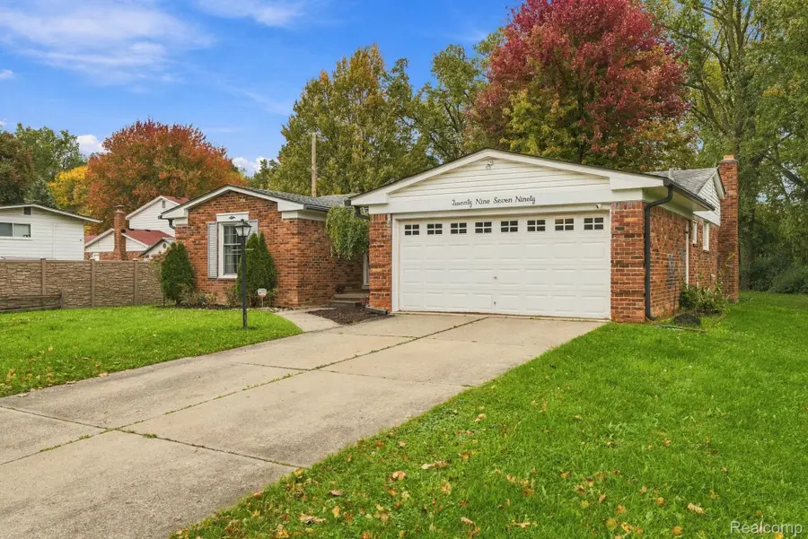 29790 Pierce ST, Southfield, MI 48076 - #3