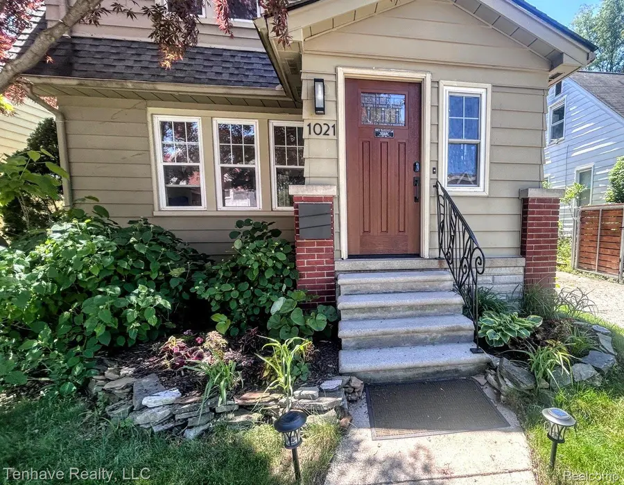 1021 Pearson ST, Ferndale, MI 48220 - #2
