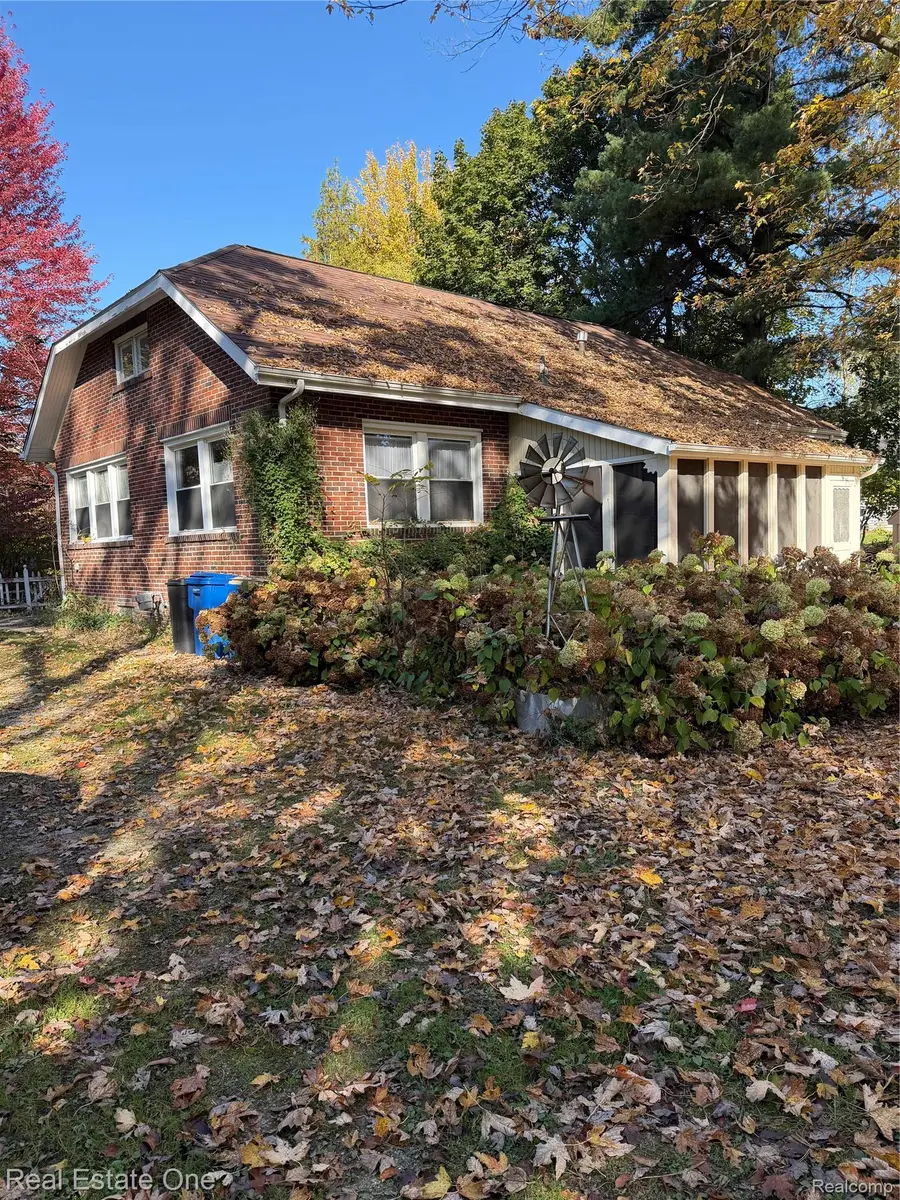 2334 Silver Lake Rd RD, Waterford, MI 48328 - #3