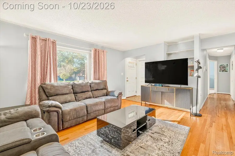 31112 W Chicago ST, Livonia, MI 48150 - #2