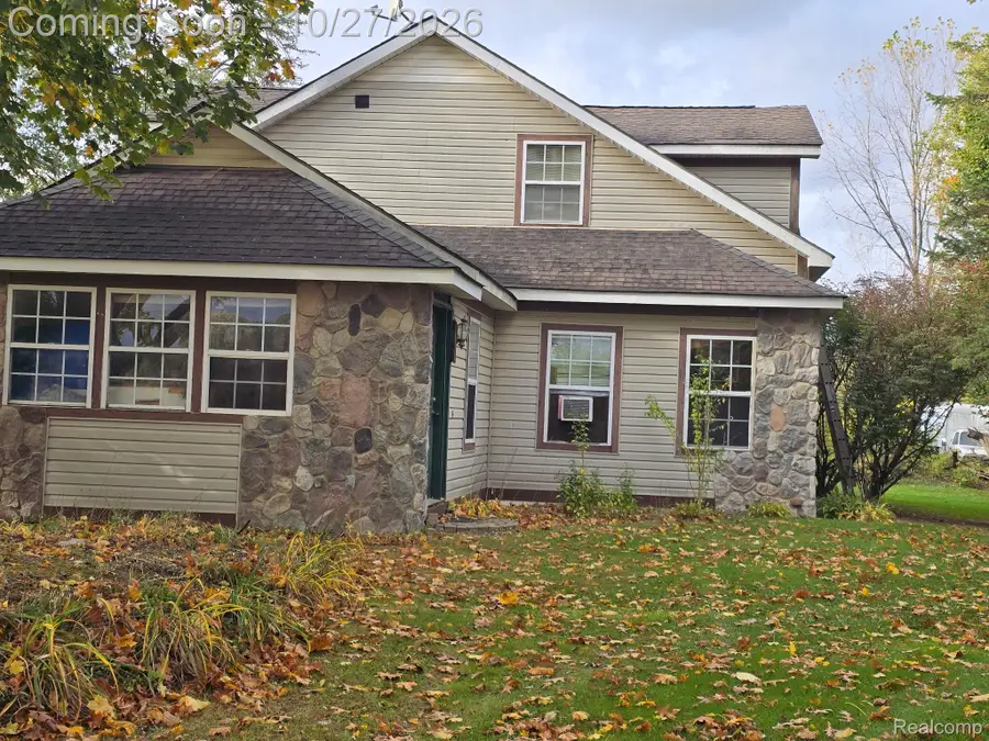 7023 Groveland RD, Holly, MI 48442 - #2