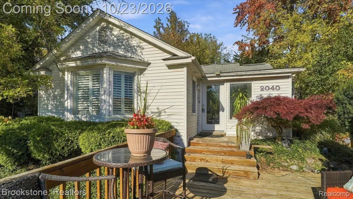 2040 Walnut Lake RD, West Bloomfield, MI 48323 - #1