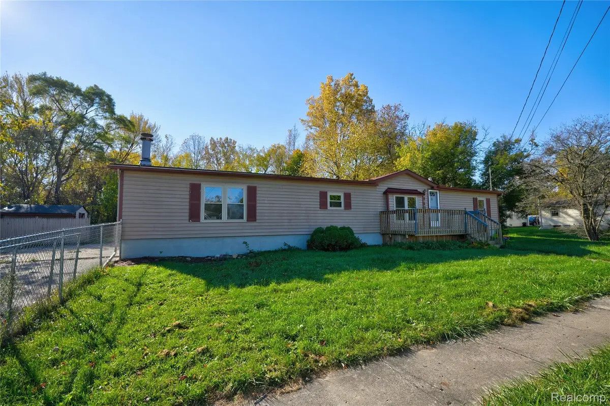 1464 Brady AVE, Burton, MI 48529 - #1