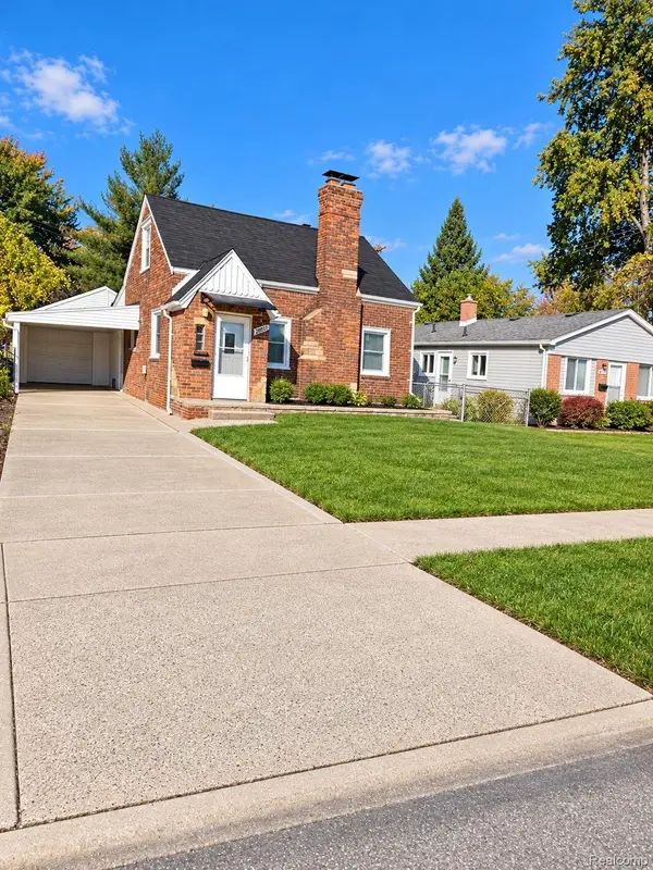 28921 Pinehurst ST, Roseville, MI 48066