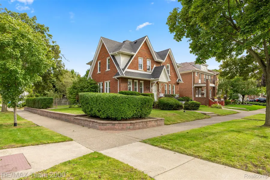 10460 S Morrow CIR, Dearborn, MI 48126 - #2