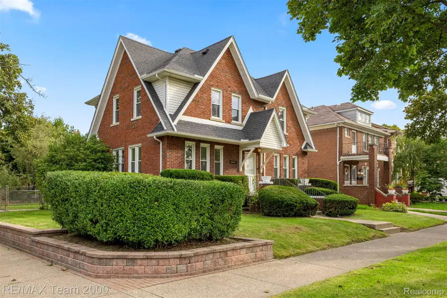 10460 S Morrow CIR, Dearborn, MI 48126 - #3
