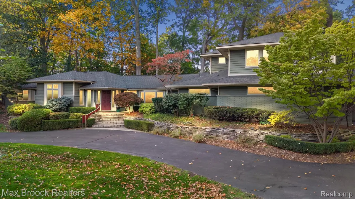 6130 Idlewyle RD, Bloomfield, MI 48301 - #1