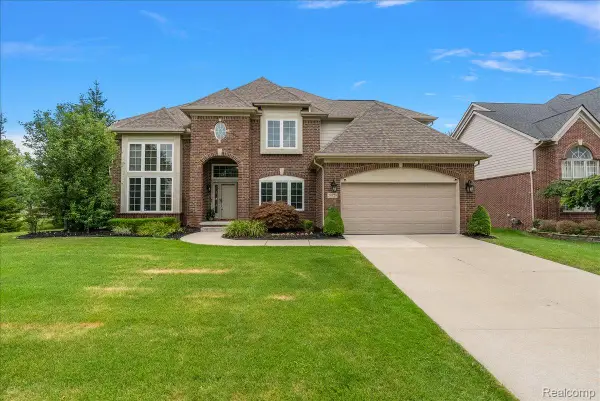 24729 Cavendish AVE E, Novi, MI 48375