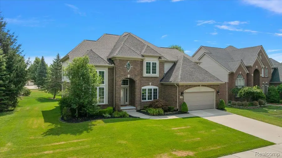 24729 Cavendish AVE E, Novi, MI 48375 - #2