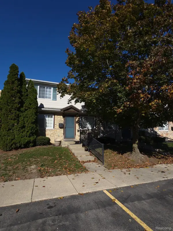 16449 Terrace Village DR, Taylor, MI 48180
