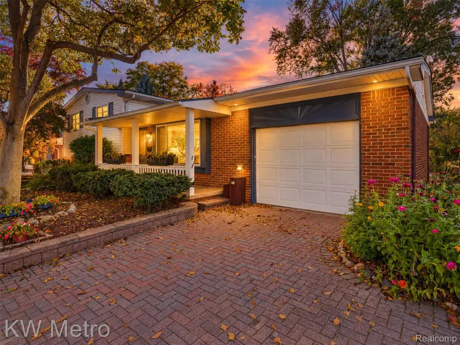14571 Park ST, Livonia, MI 48154 - #3
