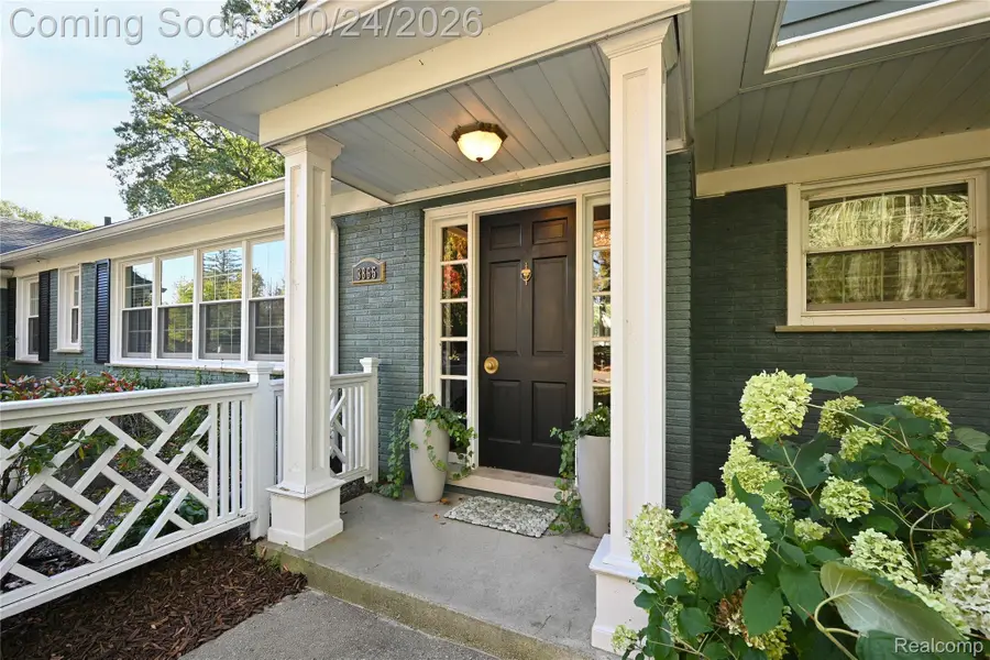 3865 Oakhills DR, Bloomfield, MI 48301 - #2
