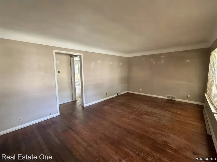7540 August AVE, Westland, MI 48185 - #2