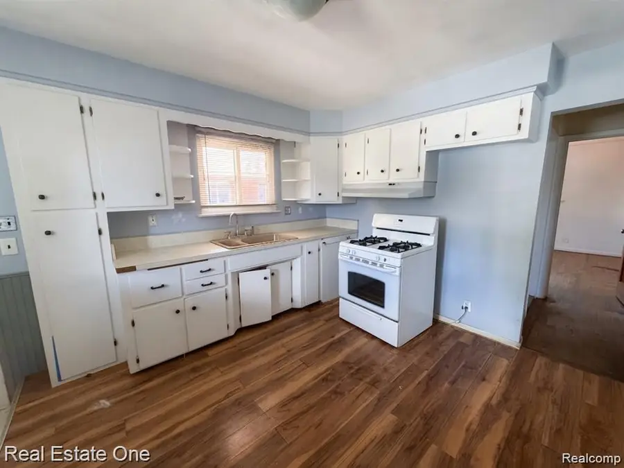 7540 August AVE, Westland, MI 48185 - #3