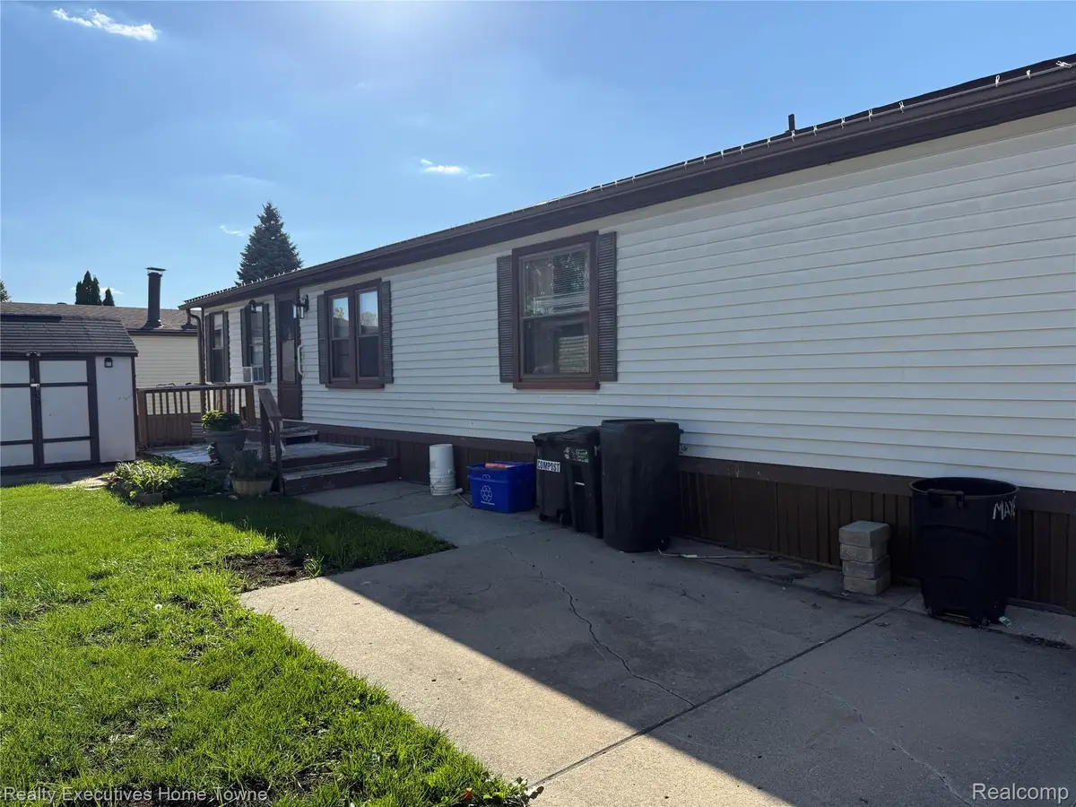 14674 Grenwich CT, Shelby, MI 48315 - #1