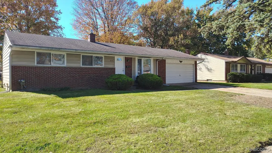 6155 Grace K DR, Waterford, MI 48329 - #2