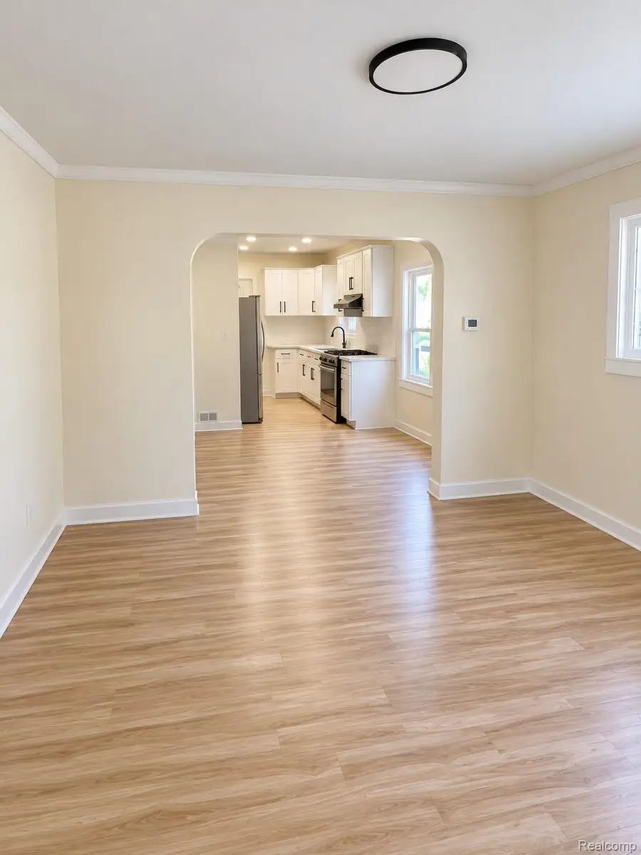 4950 Palmer ST, Dearborn, MI 48126 - #2
