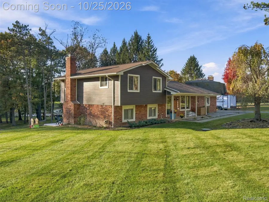 8665 Tindall RD, Davisburg, MI 48350 - #2
