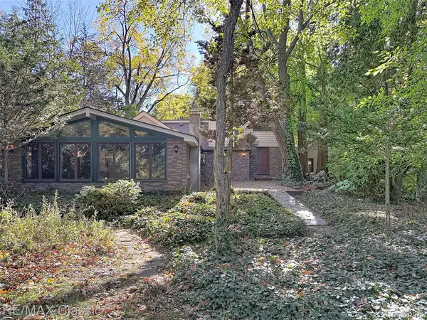 3816 Covert RD, Waterford, MI 48328
