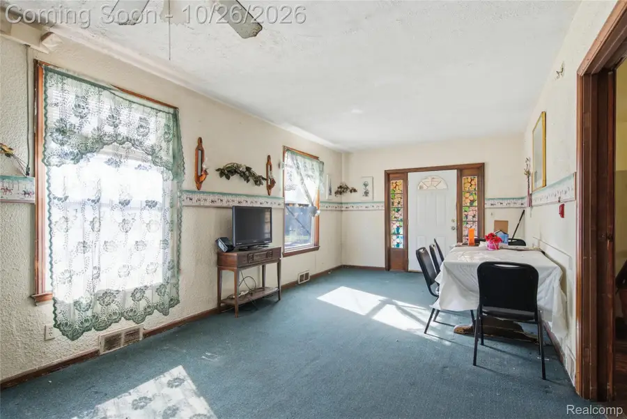 823 Avon ST, Flint, MI 48503 - #2