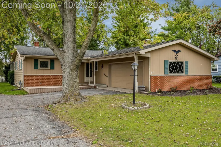 2278 Greenview DR, Adrian, MI 49221 - #2